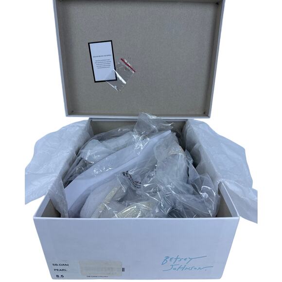 Betsey Johnson Sandals Dani Pearl Womens 8.5 M  Ivory Spool Heel Ankle Buckle - Picture 10 of 10